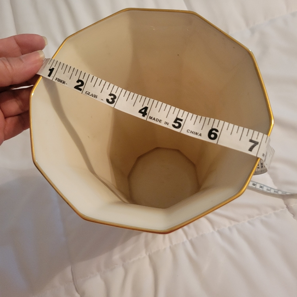 The Jefferson Ivory Vase